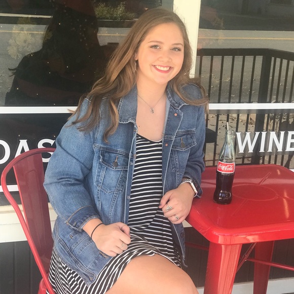 Meet your Posher, Randi - Picture 3 of 3